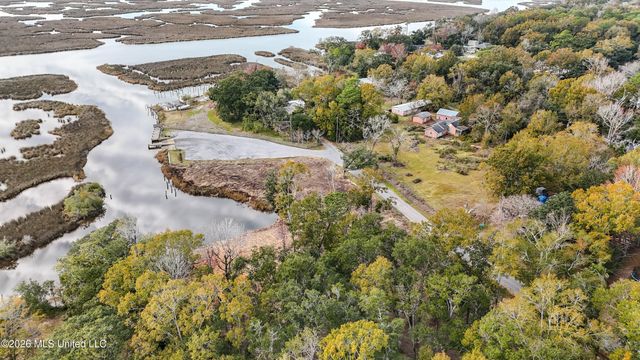 Hemlock Avenue, Moss Point, MS 39563