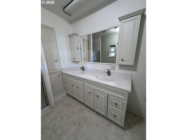 170 CHURCH St, Dillard, OR 97432