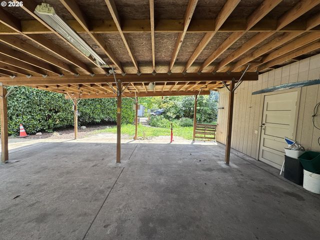 170 CHURCH St, Dillard, OR 97432