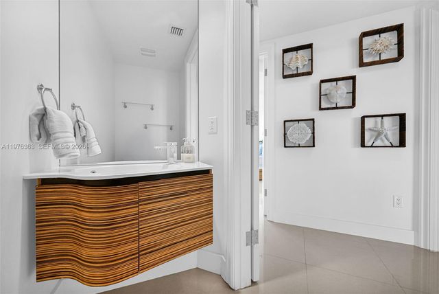 2700 N Ocean Drive 902B, Singer Island, FL 33404