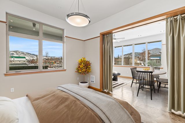 2205 Ashland Street 210, Ashland, OR 97520