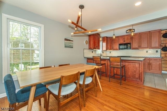 17 Reeve Ave, Stanhope Boro, NJ 07874