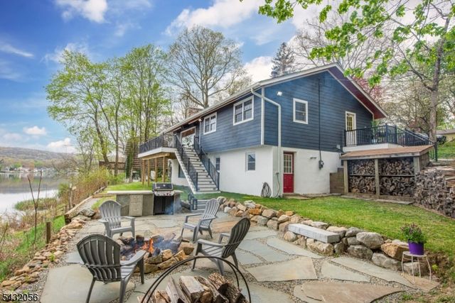 17 Reeve Ave, Stanhope Boro, NJ 07874