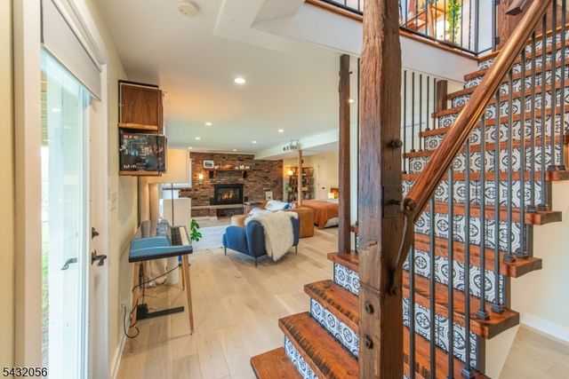 17 Reeve Ave, Stanhope Boro, NJ 07874