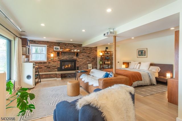 17 Reeve Ave, Stanhope Boro, NJ 07874