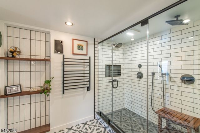 17 Reeve Ave, Stanhope Boro, NJ 07874