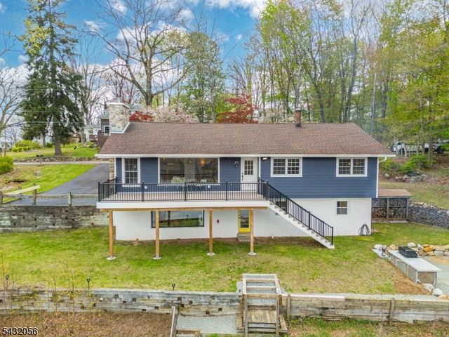 17 Reeve Ave, Stanhope Boro, NJ 07874