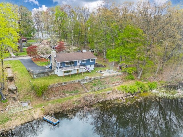 17 Reeve Ave, Stanhope Boro, NJ 07874