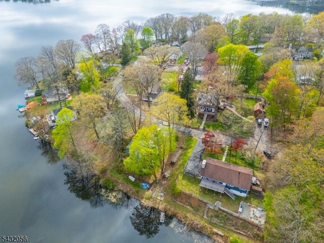 17 Reeve Ave, Stanhope Boro, NJ 07874
