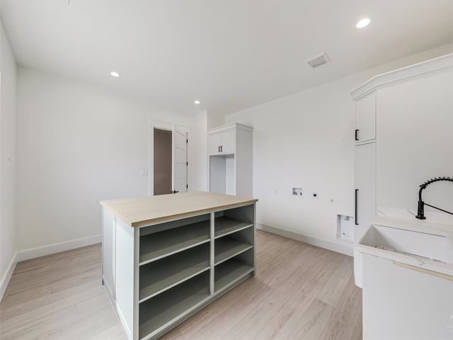 209 Avery Lane, Gunter, TX 75058