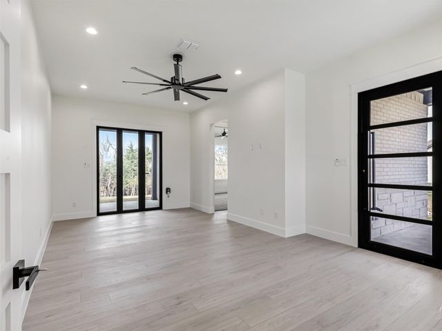 209 Avery Lane, Gunter, TX 75058