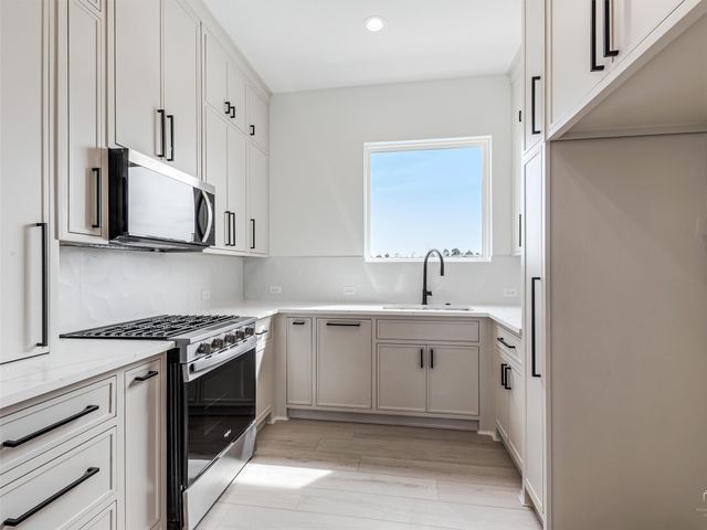 209 Avery Lane, Gunter, TX 75058