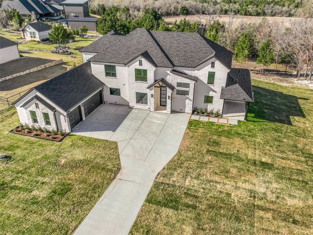 209 Avery Lane, Gunter, TX 75058