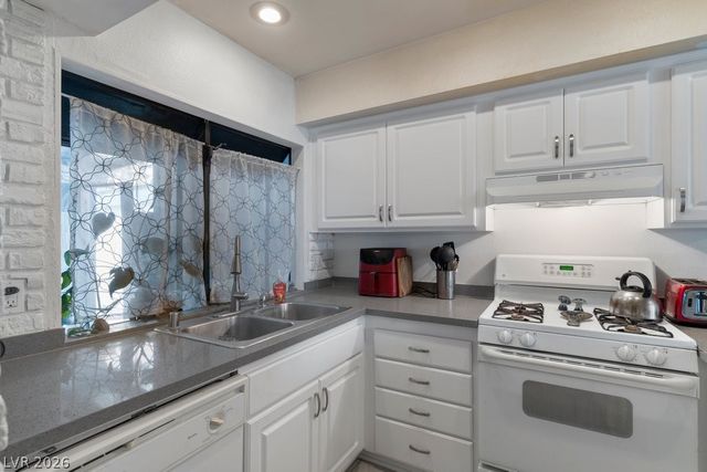 4060 Gold Coast Drive, Las Vegas, NV 89121