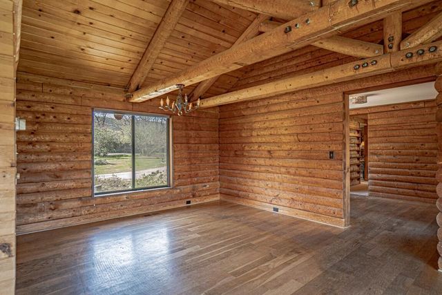 700 Neil Creek Road, Ashland, OR 97520