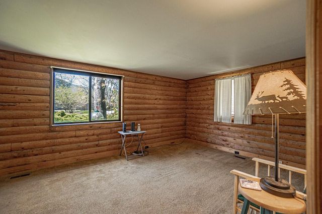 700 Neil Creek Road, Ashland, OR 97520