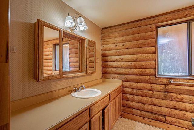 700 Neil Creek Road, Ashland, OR 97520