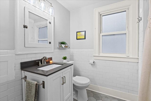 575 E Lewiston Avenue, Ferndale City, MI 48220