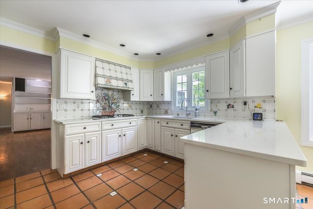 4 Twist Hill Road, Newtown, CT 06470
