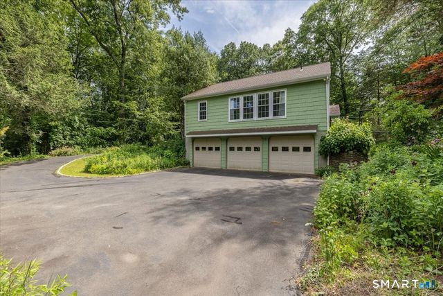 4 Twist Hill Road, Newtown, CT 06470