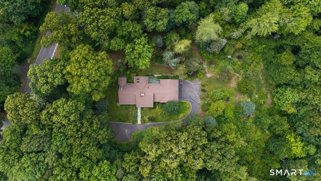 4 Twist Hill Road, Newtown, CT 06470