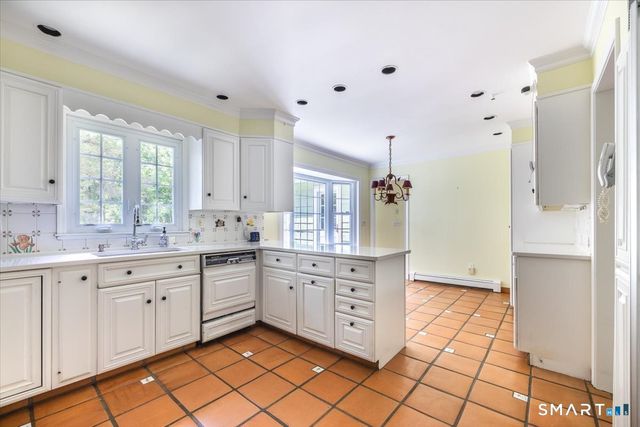 4 Twist Hill Road, Newtown, CT 06470