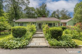 4 Twist Hill Road, Newtown, CT 06470