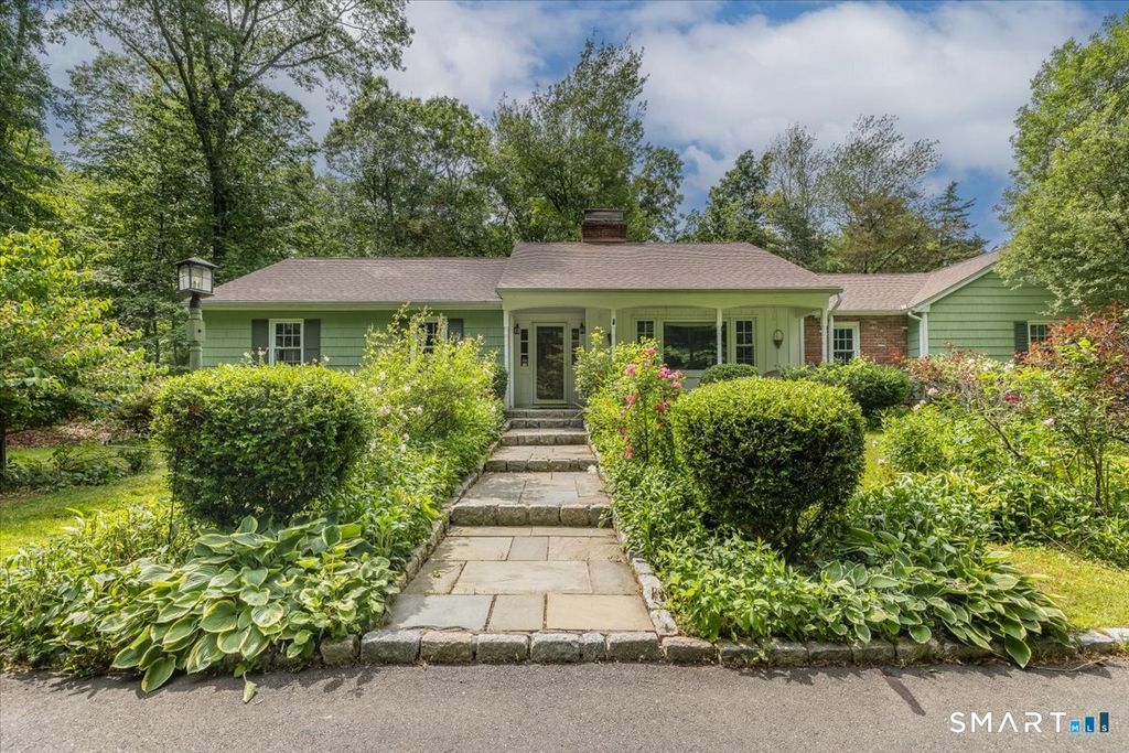 4 Twist Hill Road, Newtown, CT 06470