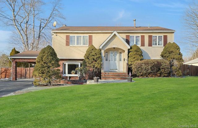 25 Tennyson Drive, Nanuet, NY 10954