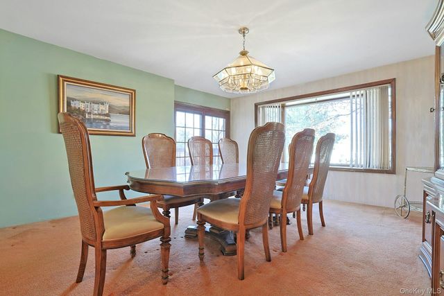 25 Tennyson Drive, Nanuet, NY 10954