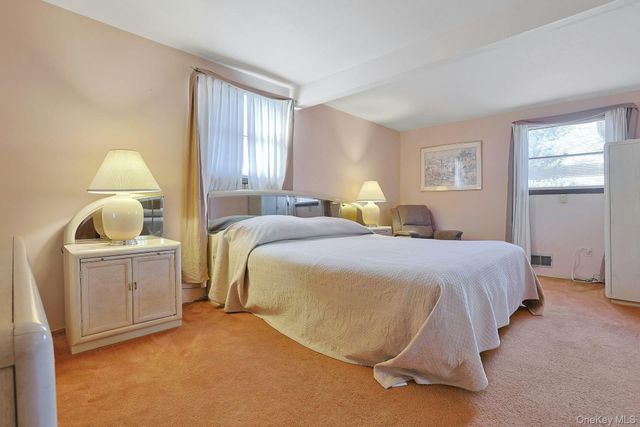 25 Tennyson Drive, Nanuet, NY 10954