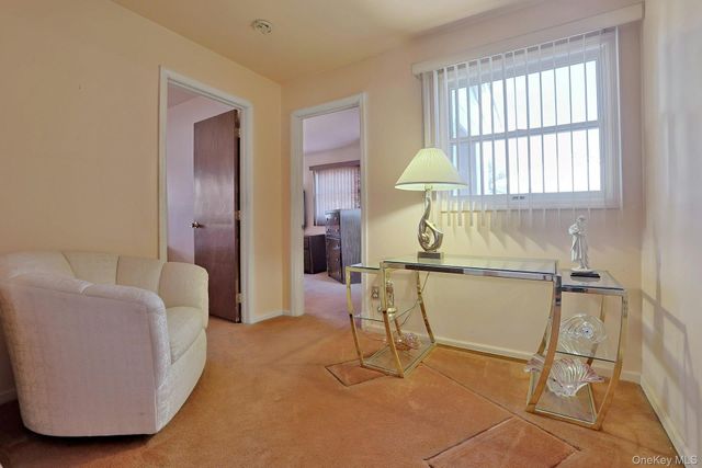 25 Tennyson Drive, Nanuet, NY 10954