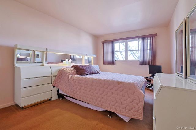 25 Tennyson Drive, Nanuet, NY 10954