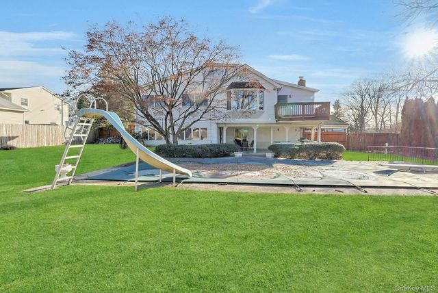 25 Tennyson Drive, Nanuet, NY 10954