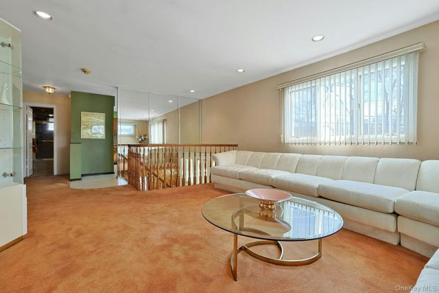 25 Tennyson Drive, Nanuet, NY 10954