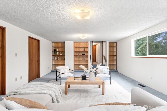 2205 97th Street E, Tacoma, WA 98445