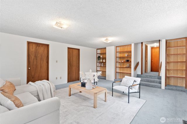 2205 97th Street E, Tacoma, WA 98445