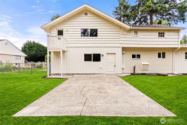2205 97th Street E, Tacoma, WA 98445