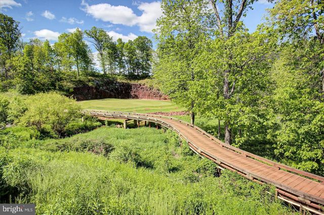 75 GARRISON FALLS DR, Gettysburg, PA 17325