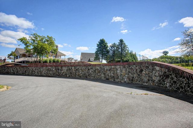 75 GARRISON FALLS DR, Gettysburg, PA 17325