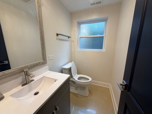 4532 Pershing Avenue, Downers Grove, IL 60515
