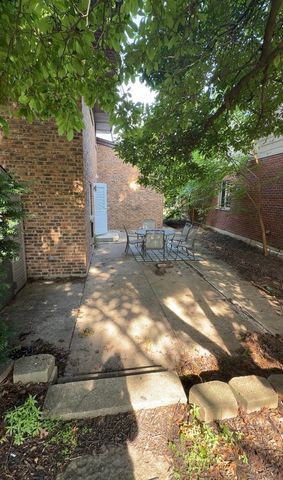 4532 Pershing Avenue, Downers Grove, IL 60515