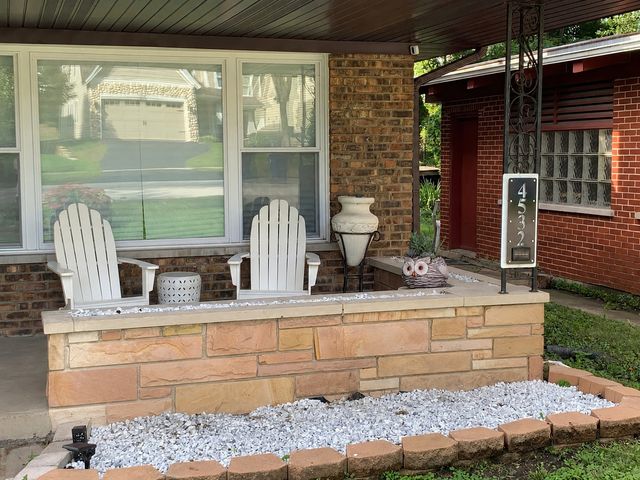 4532 Pershing Avenue, Downers Grove, IL 60515