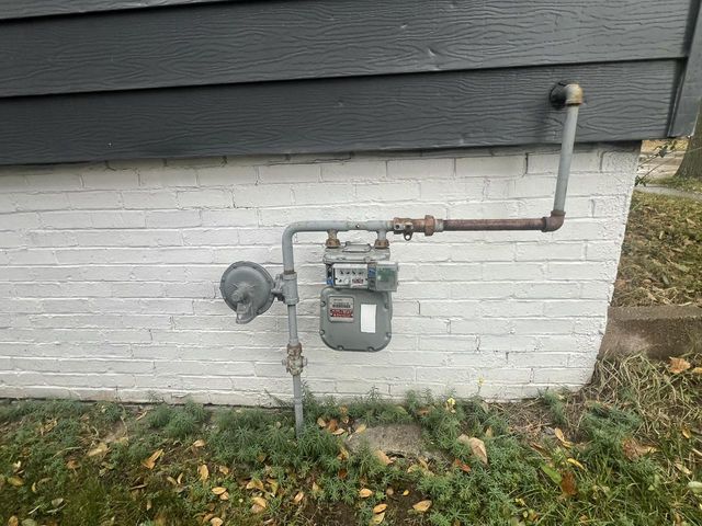 212 W Center STREET, Milwaukee, WI 53212