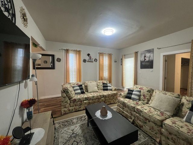 212 W Center STREET, Milwaukee, WI 53212