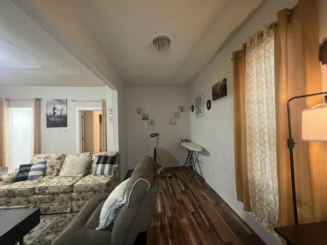 212 W Center STREET, Milwaukee, WI 53212