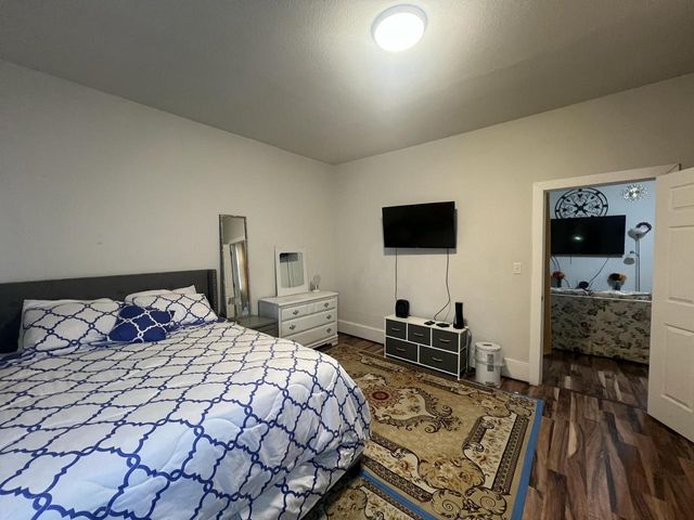 212 W Center STREET, Milwaukee, WI 53212