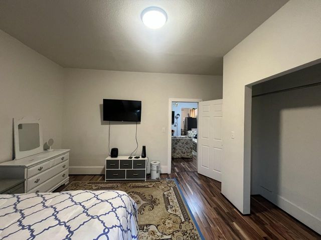 212 W Center STREET, Milwaukee, WI 53212