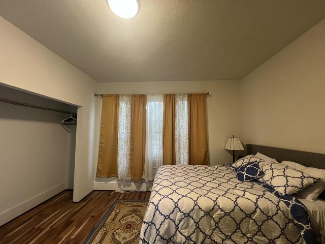 212 W Center STREET, Milwaukee, WI 53212