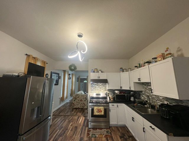 212 W Center STREET, Milwaukee, WI 53212